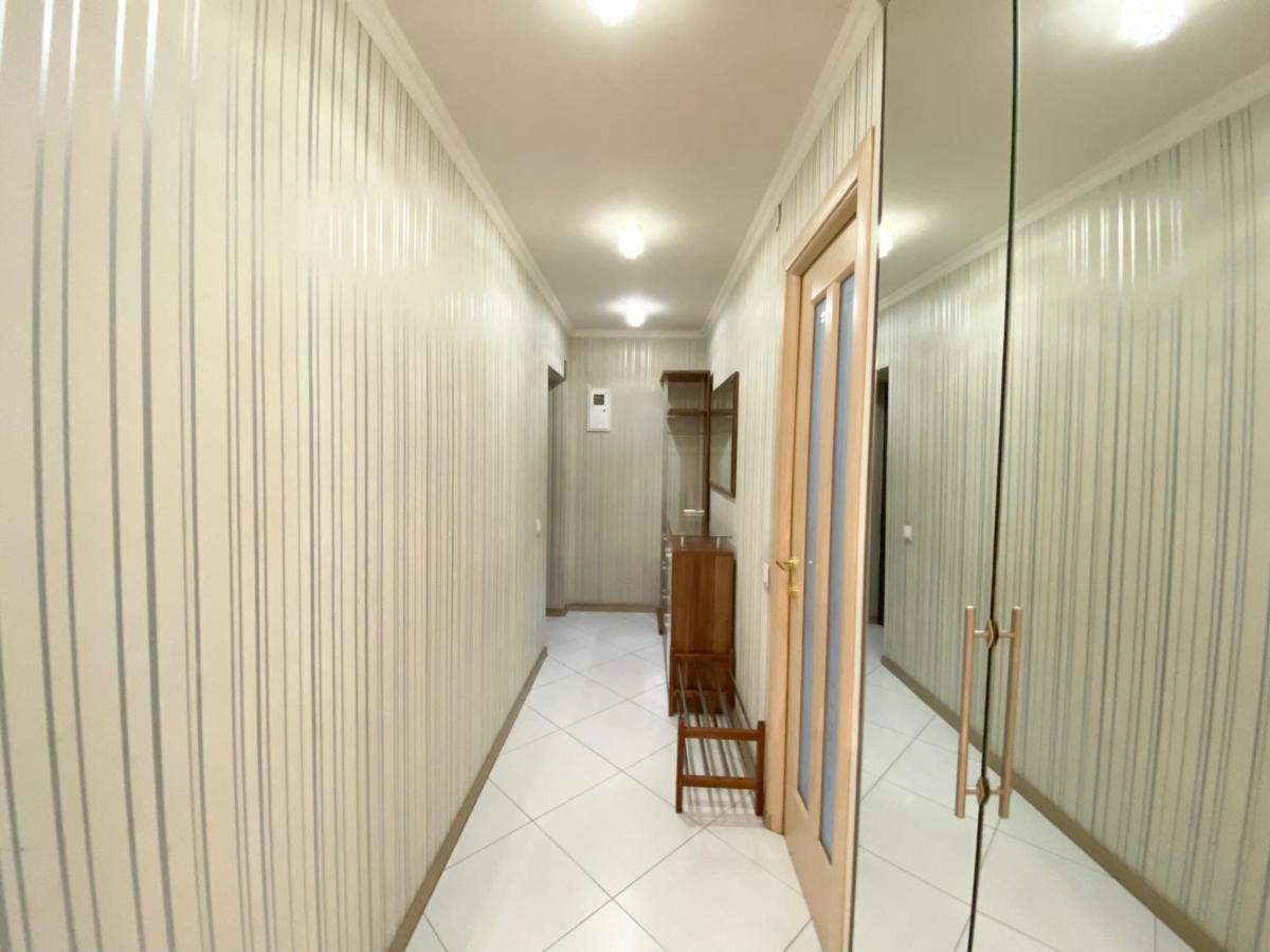Beautiful 1-Bedroom Near Most City Center ドニプロペトロウシク エクステリア 写真